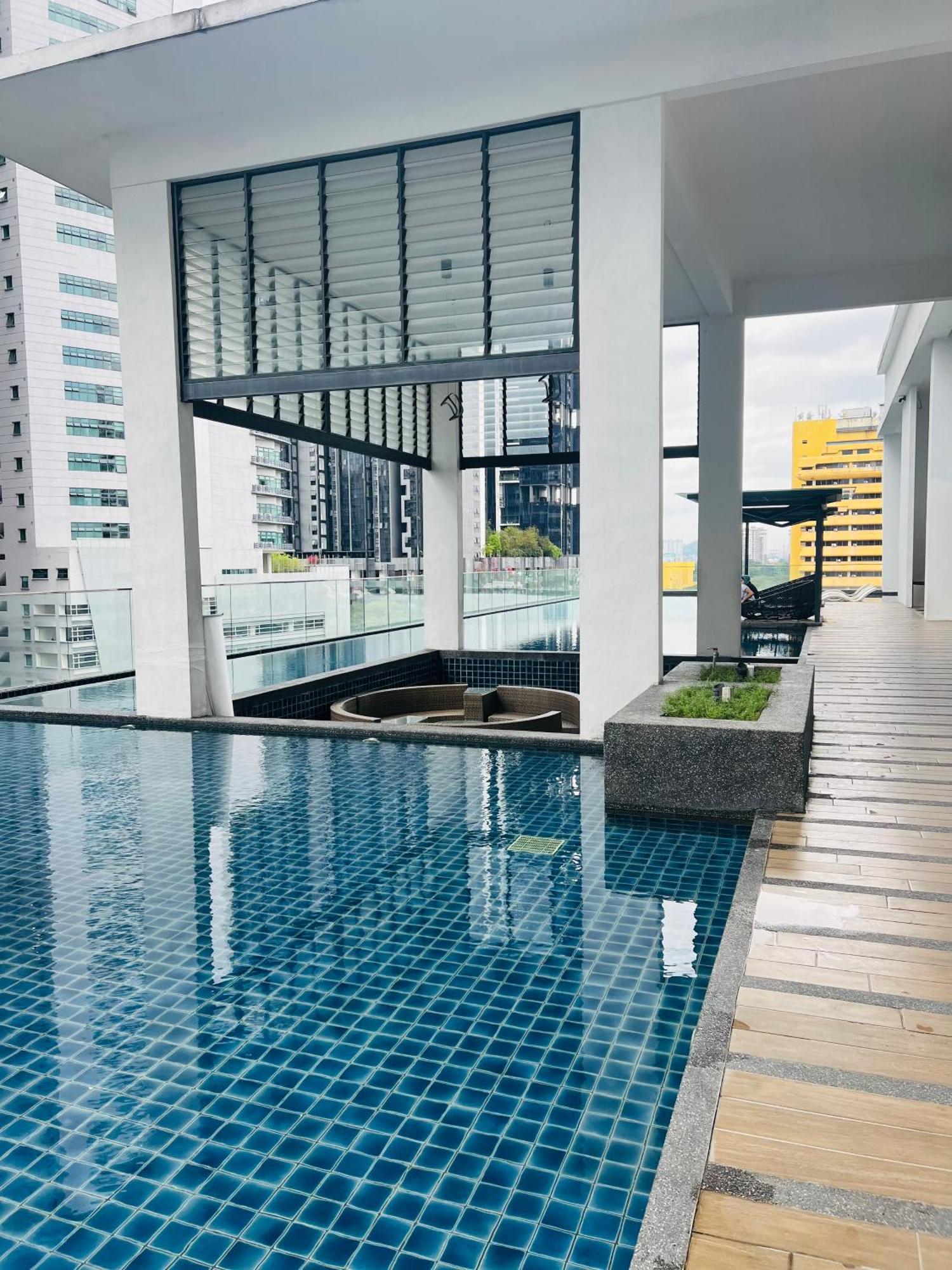 Reizz Residence By D'Amour Kuala Lumpur Luaran gambar